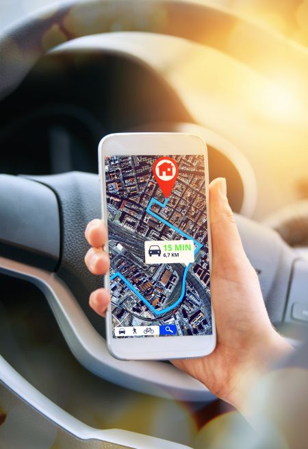 Online-Umfrage zur Digitalisierung bei älteren Menschen © iStock.com - PeopleImages